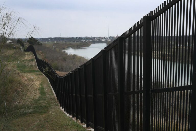 How Things Work: Building the Wall in Arizona